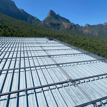 Số lượng lắp đặt bảng điều khiển trên mái nhà ở Nam Phi đã tăng gấp đôi!